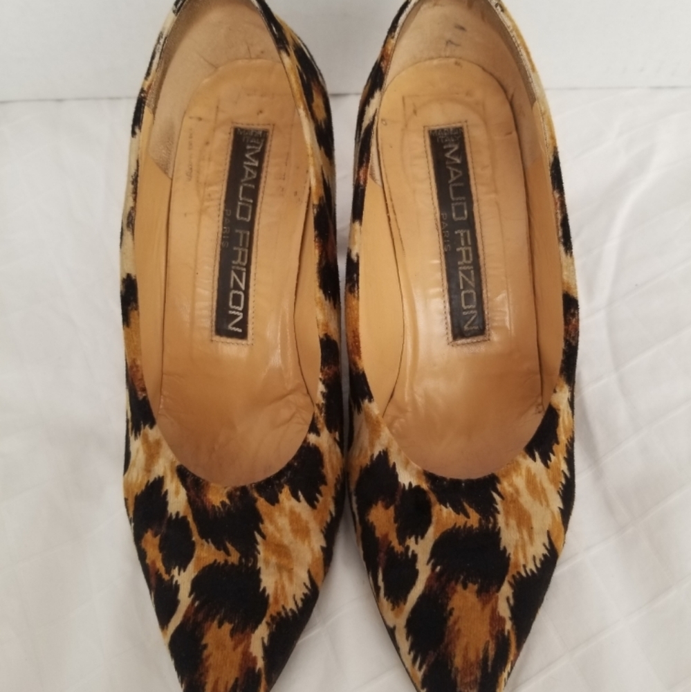 Vintage Maud Frizon pumps. Leopard print velour.